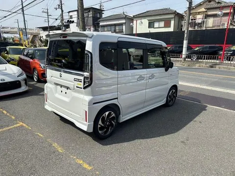 Suzuki Spacia Custom