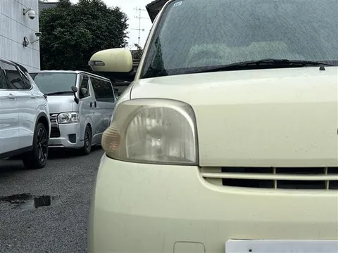 Daihatsu Esse