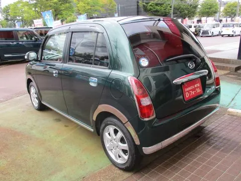Daihatsu Mira Gino