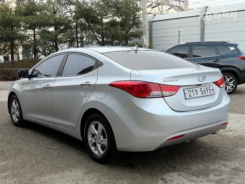 Hyundai Elantra (Avante)