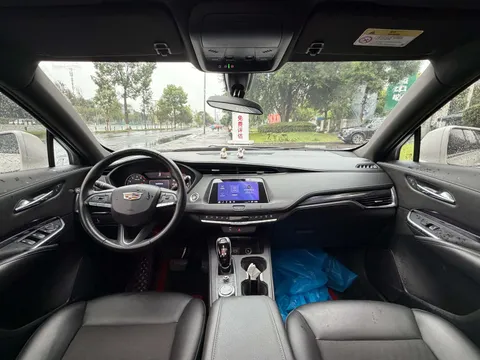 Cadillac XT4