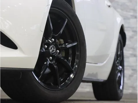 Mazda MX-5 (Roadster)