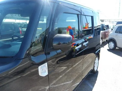Toyota Pixis Mega
