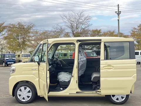 Suzuki Spacia
