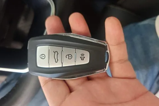 Geely Binray