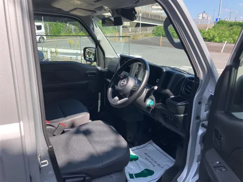 Nissan Clipper Van