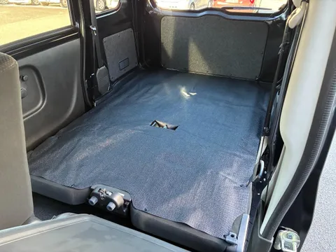 Nissan Clipper Van