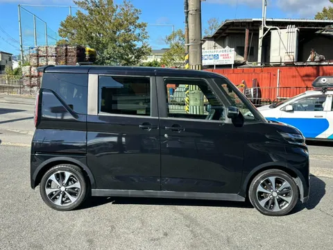 Mitsubishi eK X Space