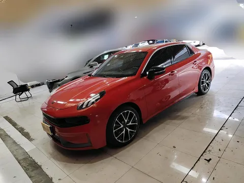 Lynk & Co 03