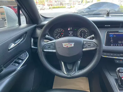 Cadillac XT4