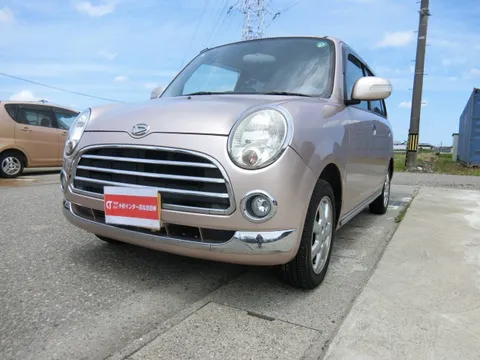 Daihatsu Mira Gino