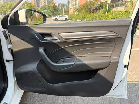 Roewe i6 Classic
