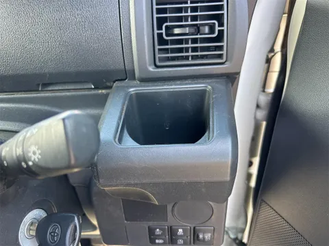Toyota Pixis Mega