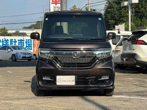 Honda N-BOX Custom