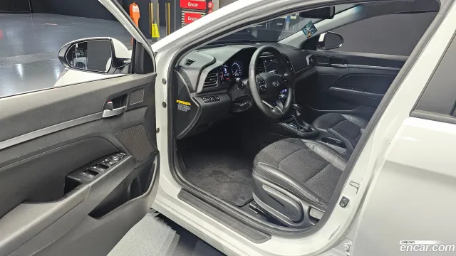 Hyundai Elantra (Avante)