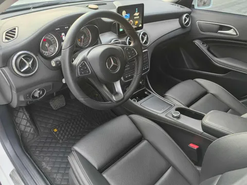 Mercedes-Benz Mercedes-Benz GLA