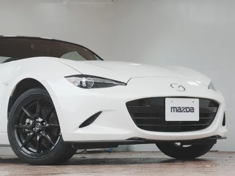 Mazda MX-5 (Roadster)