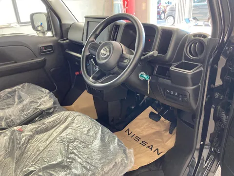 Nissan Clipper Van