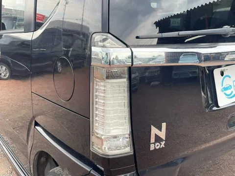 Honda N-BOX Custom