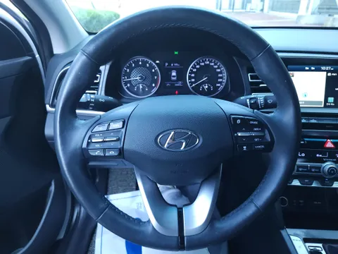 Hyundai Elantra (Avante)