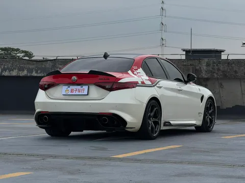 Alfa Romeo Giulia