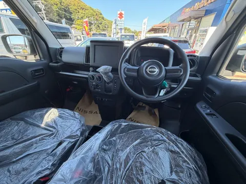 Nissan Clipper Van
