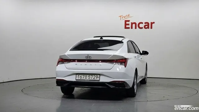 Hyundai Elantra (Avante)
