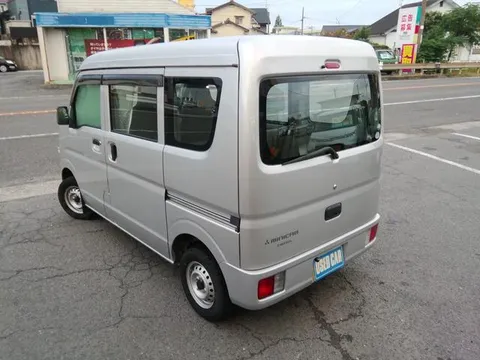 Mitsubishi Minicab Van