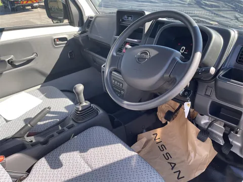 Nissan Clipper Truck