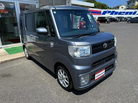Toyota Pixis Mega