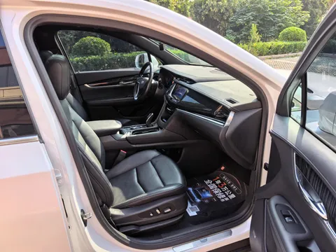 Cadillac XT6
