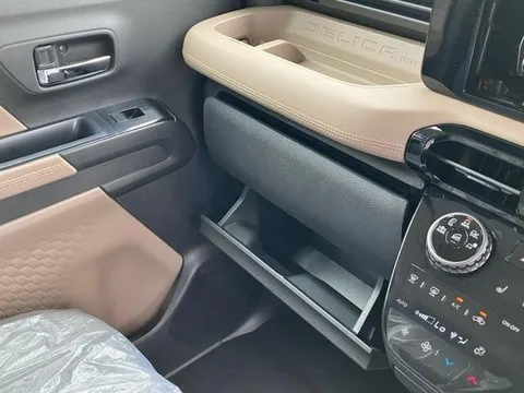 Mitsubishi Delica Mini