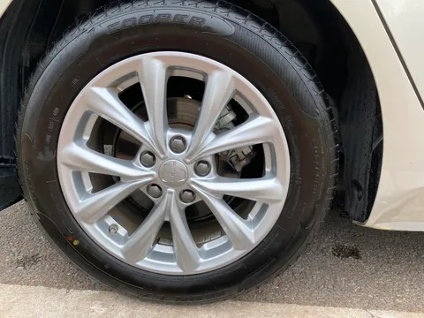 Roewe i5