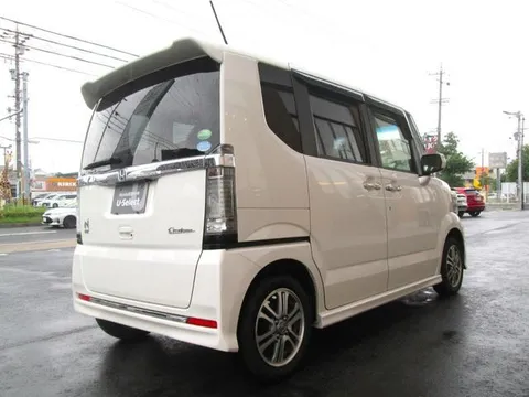Honda N-BOX Custom