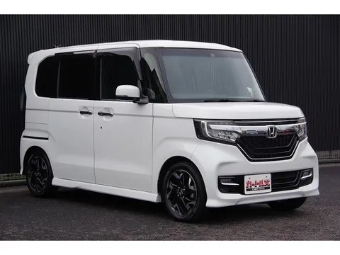 Honda N-BOX Custom