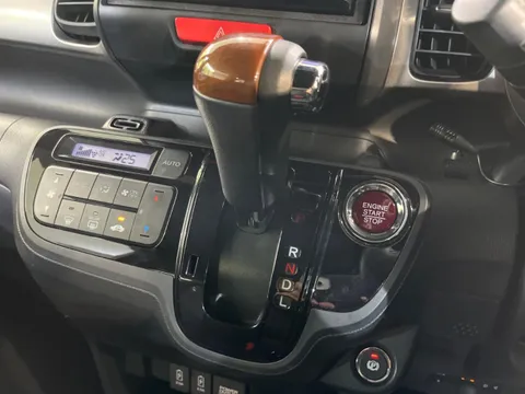 Honda N-BOX Slash