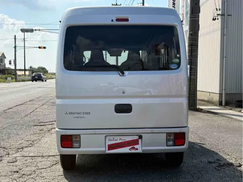 Mitsubishi Minicab Van