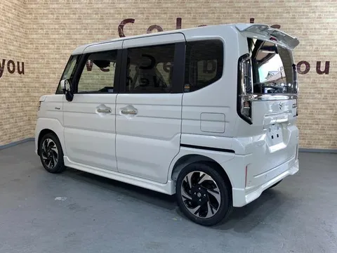 Suzuki Spacia Custom