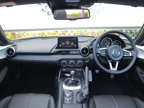 Mazda MX-5 (Roadster)