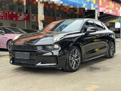 Lynk & Co 03