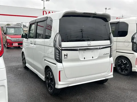 Honda N-BOX Custom