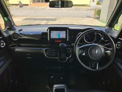 Honda N-BOX Slash