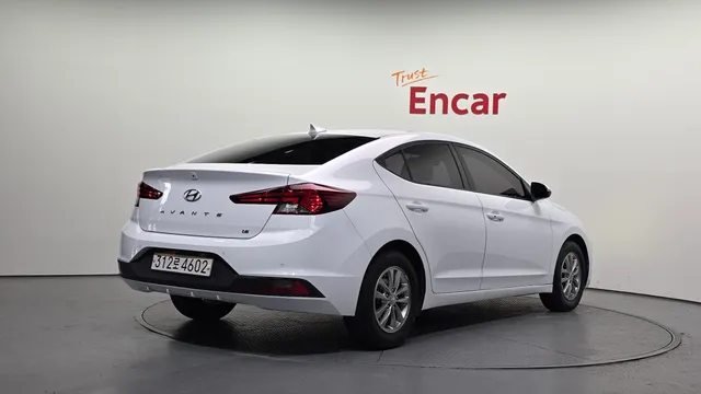 Hyundai Elantra (Avante)