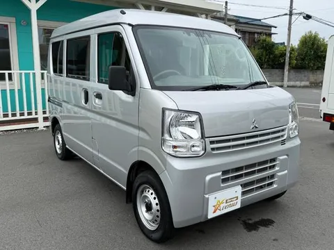 Mitsubishi Minicab Van