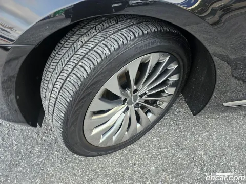 Genesis G90 (EQ900)