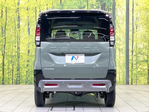 Mitsubishi Delica Mini