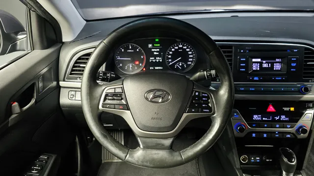 Hyundai Elantra (Avante)