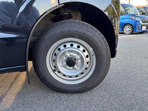 Nissan Clipper Van