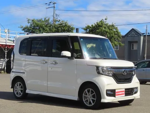 Honda N-BOX Custom