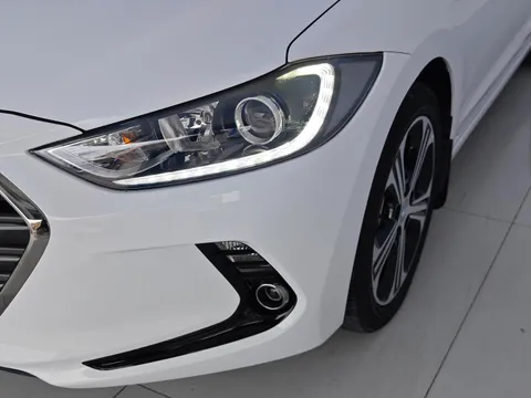 Hyundai Elantra (Avante)